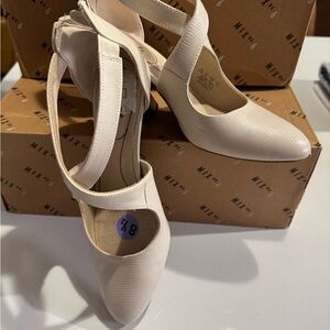 Mix No. 6 Elegant Cream Heels